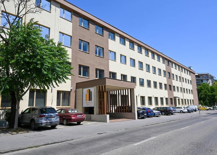 Innovation Offices Irodaház