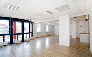  121 m2 Iroda - Tölgyfa Irodaház