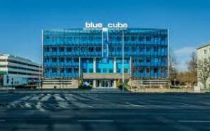  1104 m2 Iroda - Blue Cube